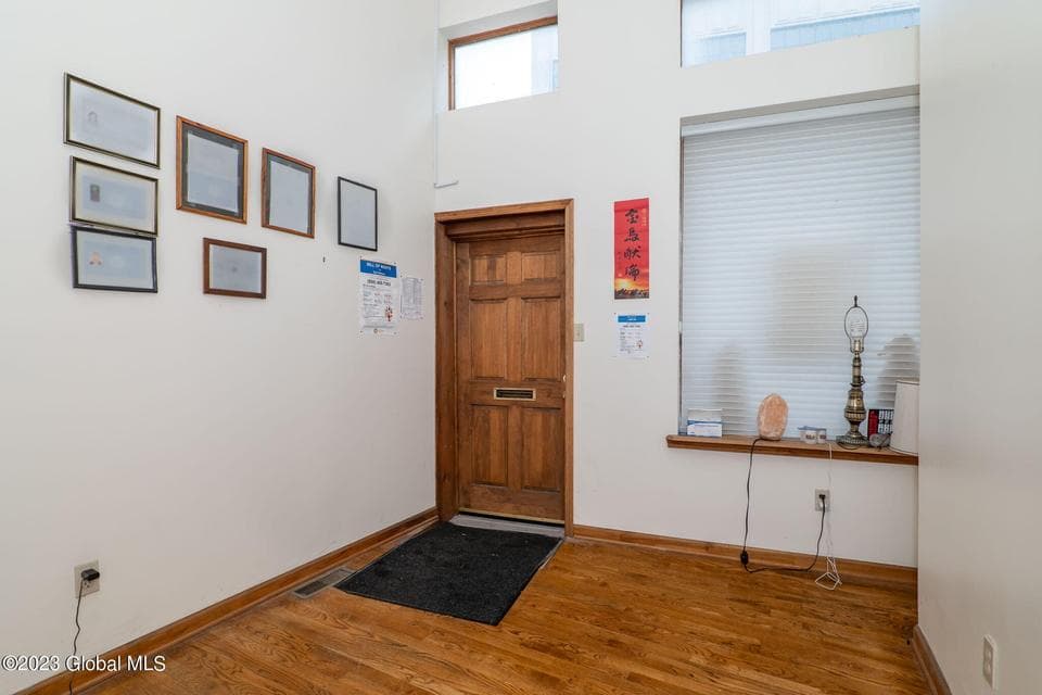 46 Columbia Street, photo 5