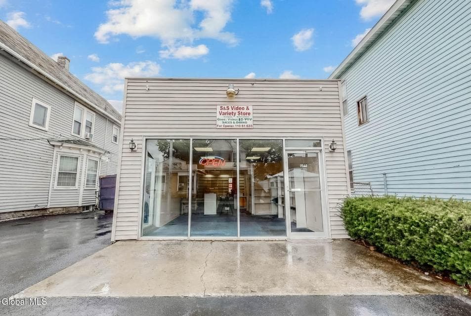 1564 Becker Street, Schenectady, NY 12304