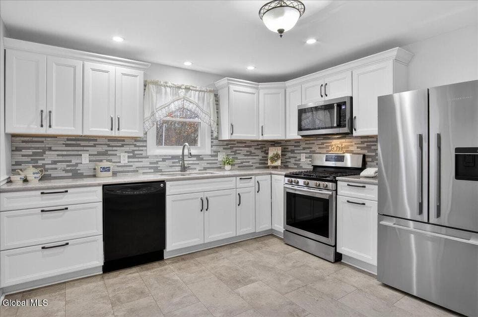 7 Bluebird Court, photo 3