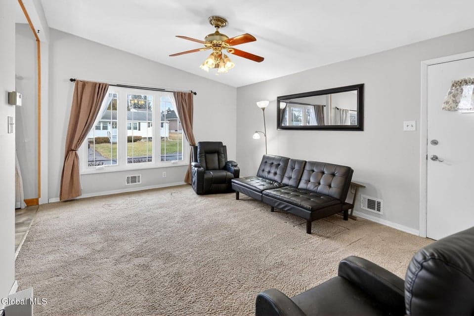 32 Dover Drive, photo 4