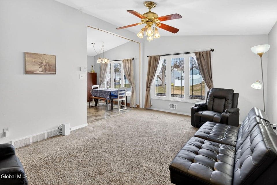 32 Dover Drive, photo 5