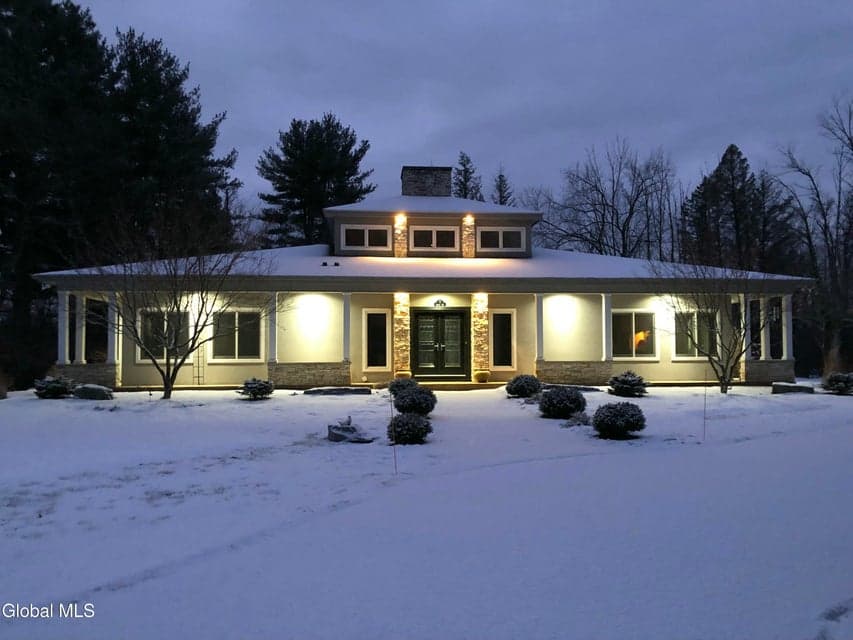 7 Legends Way, Clifton Park, NY, photo 4