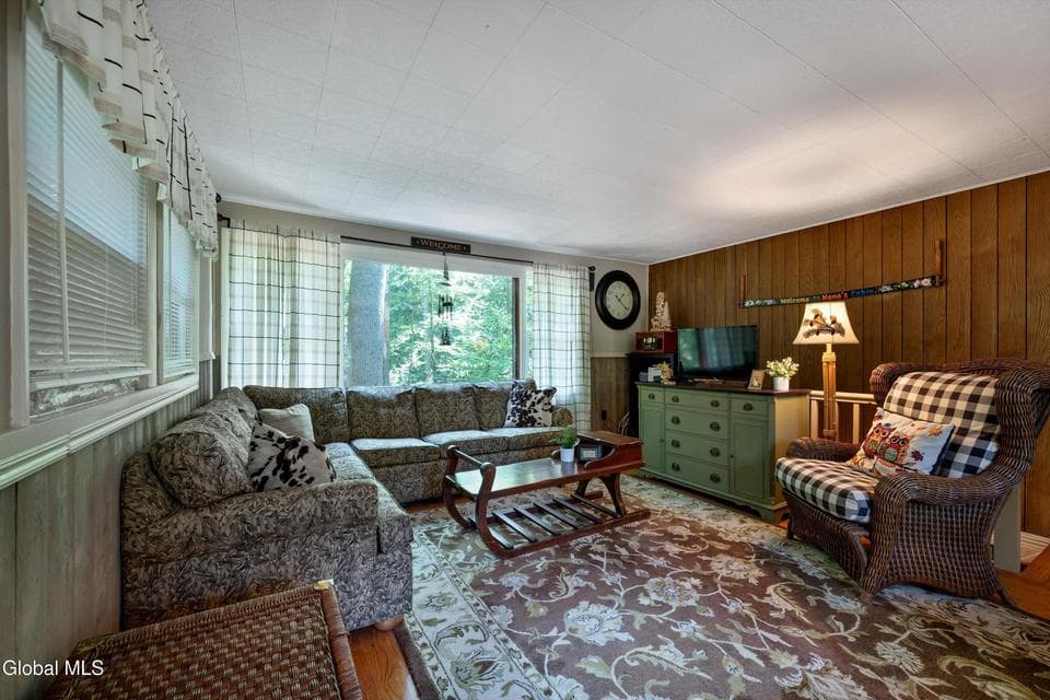 94 Sagamore Street, photo 4