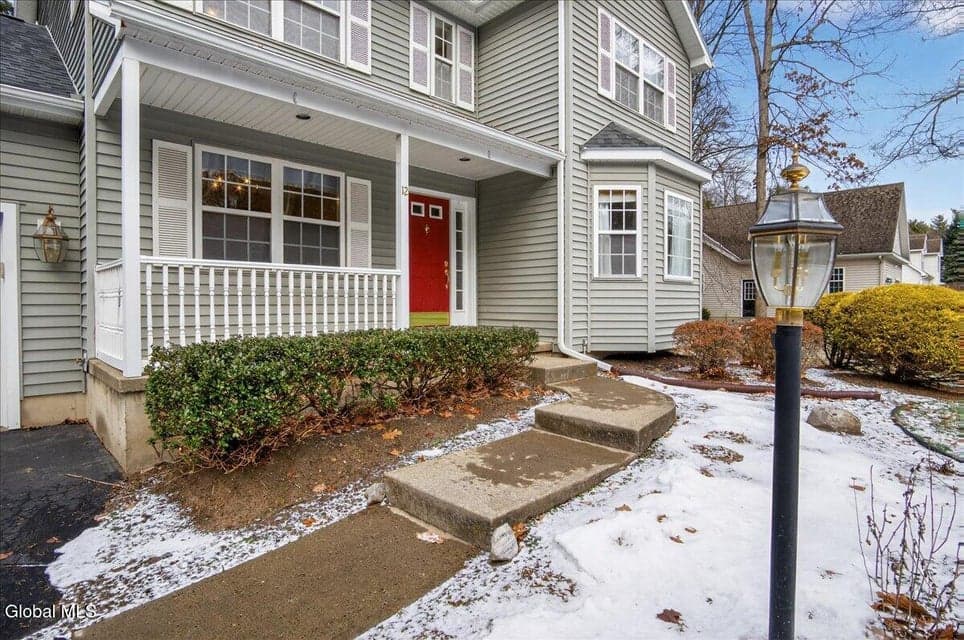 12 Kara Lane, photo 2