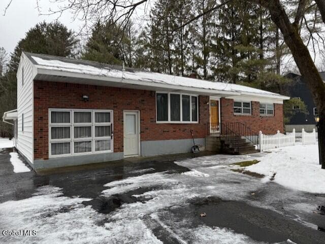 2743 W Lydius Street, photo 1