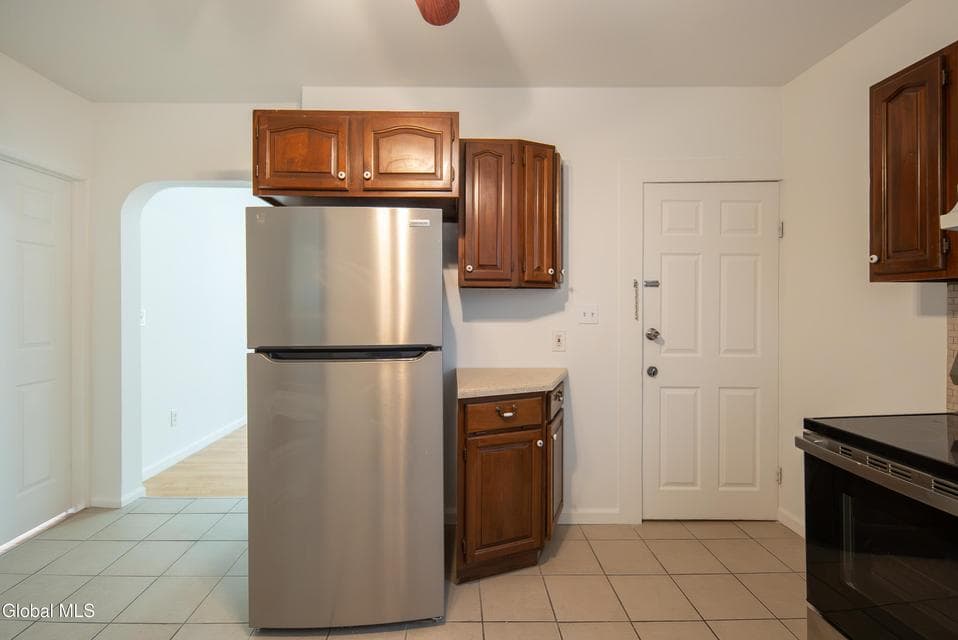 27 Lansing Street, photo 3