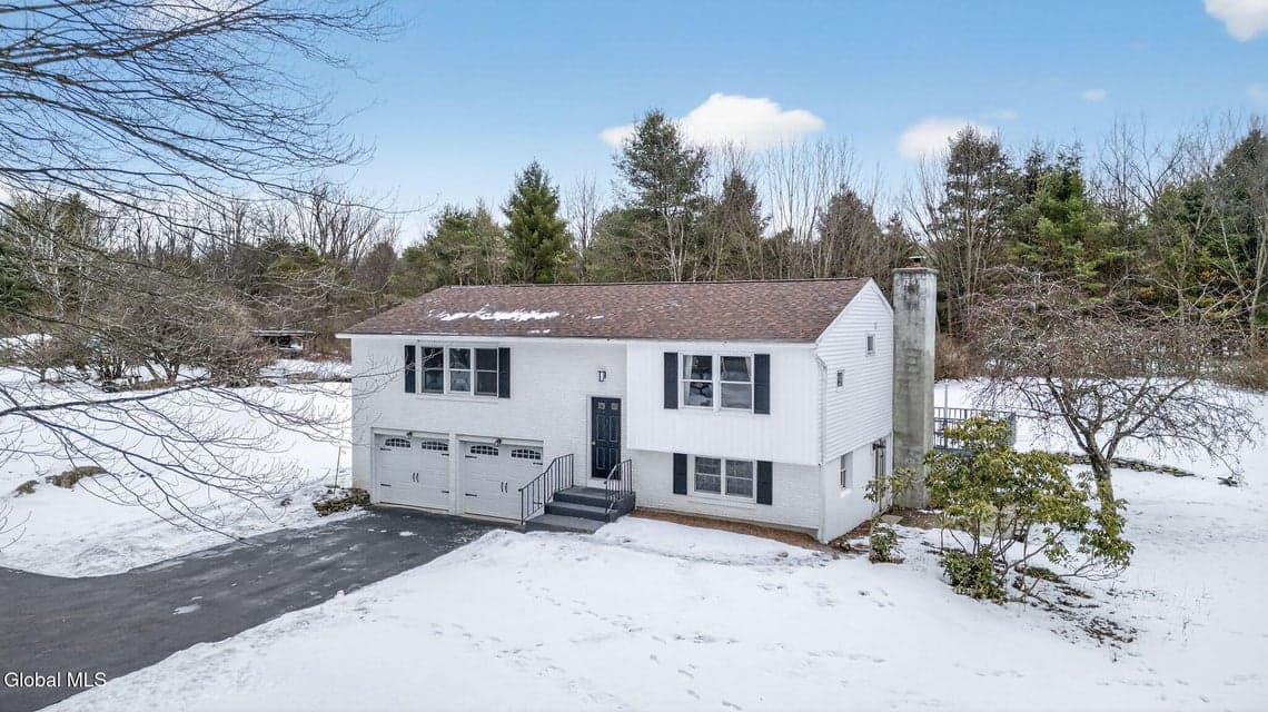 124 Hayes Road, photo 1