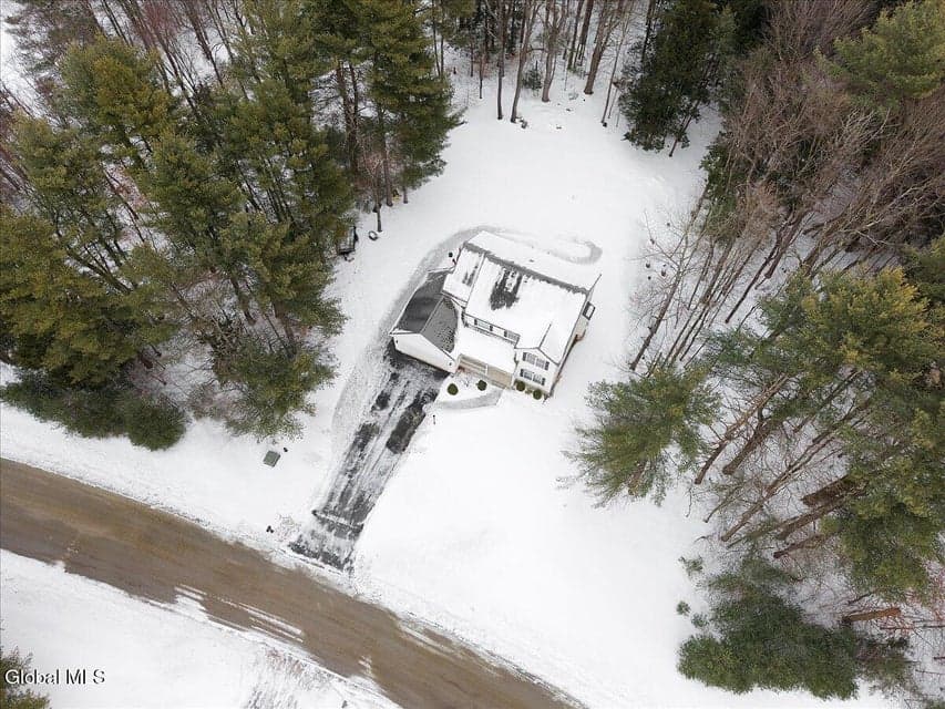 12 Trout Pond Road, photo 2
