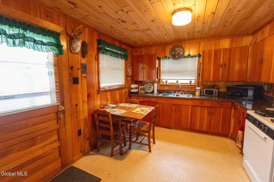 1506 Adirondack Road, photo 5