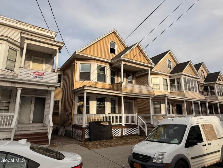 459 Hudson Avenue, photo 1
