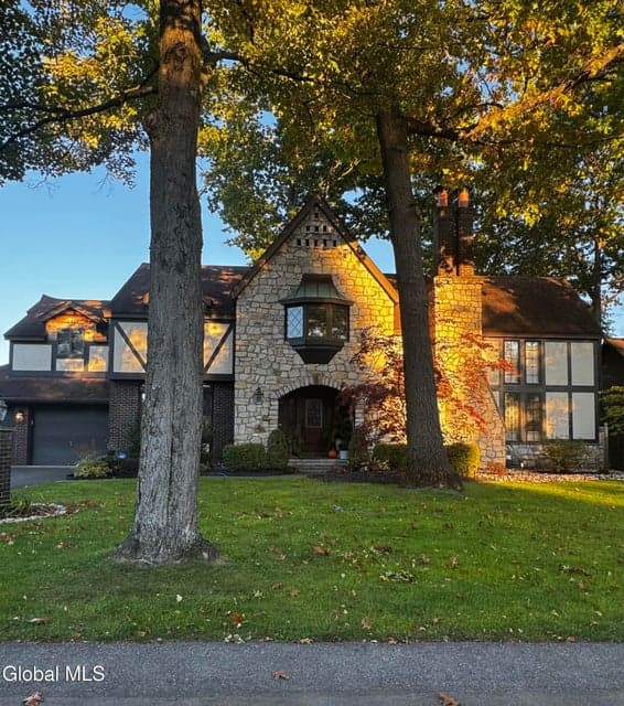 32 Fairway Court, Albany, NY 12208, photo 3