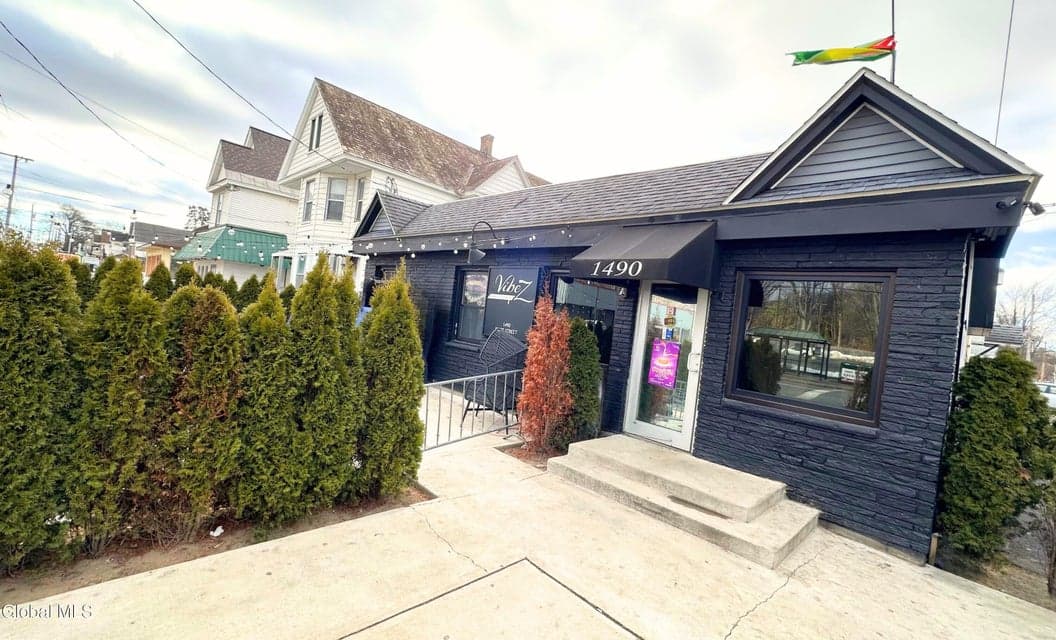 1490 State Street, photo 5