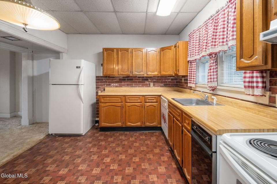 1 Langley Drive, photo 4