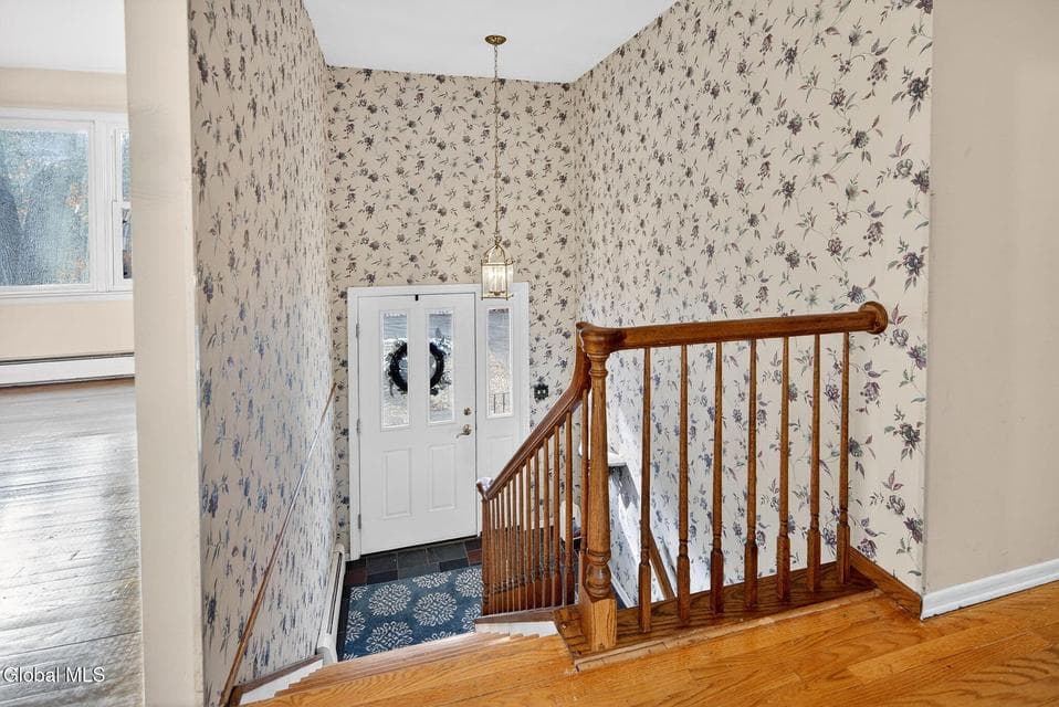 54 Normanside Drive, photo 3