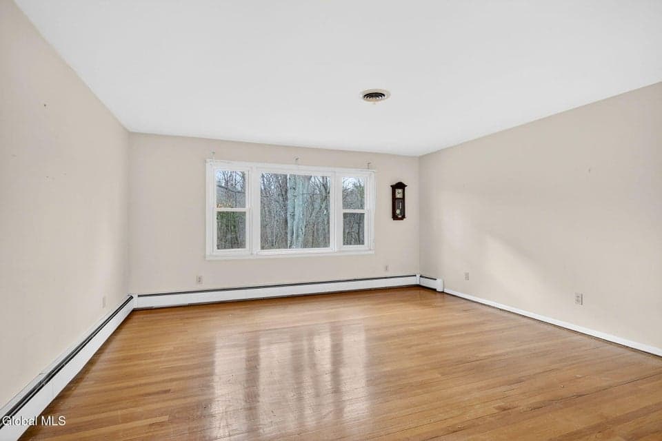 54 Normanside Drive, photo 5