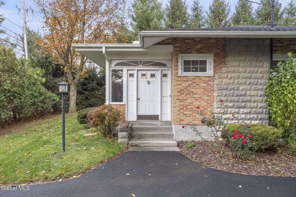 181 Old Niskayuna Road, photo 2