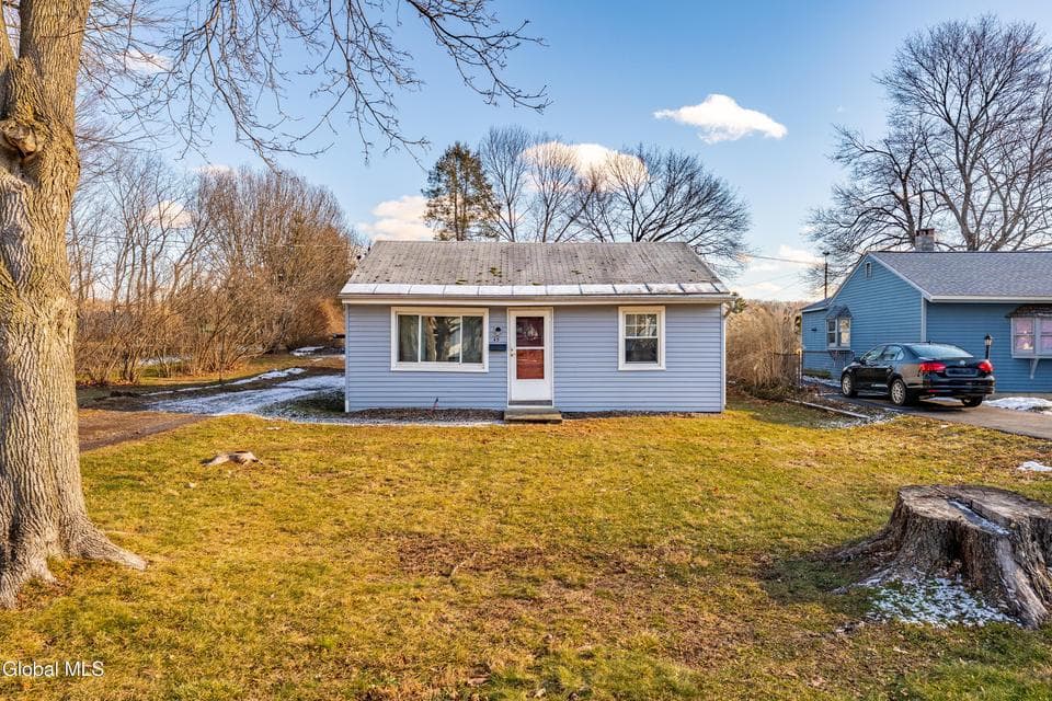 45 Houseman Avenue, photo 1
