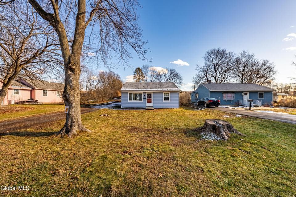 45 Houseman Avenue, photo 2