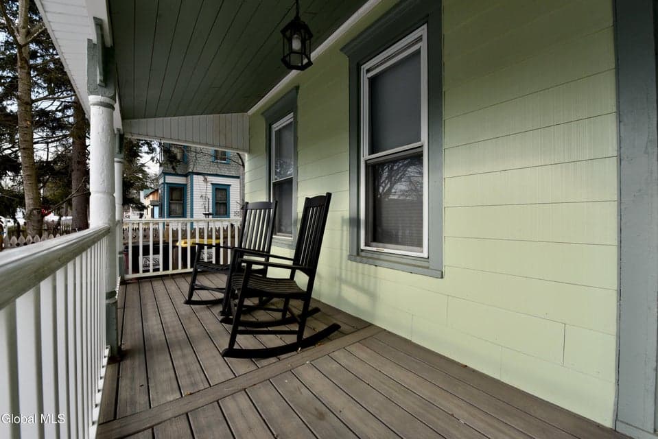 19 Saratoga Avenue, photo 2