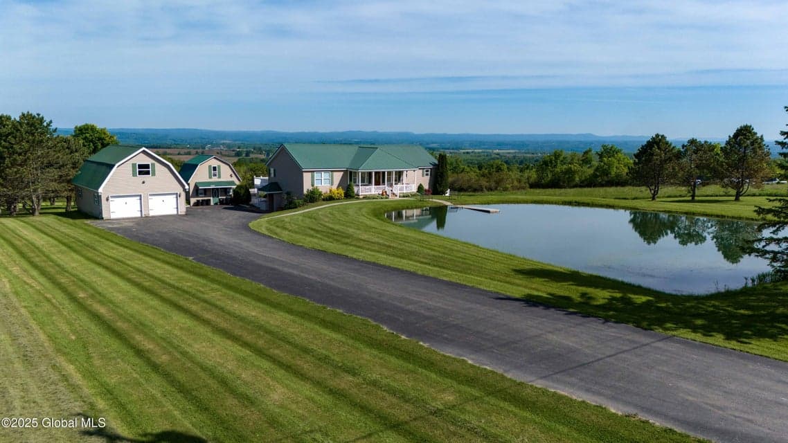 127 Firefly Meadow Road, photo 1