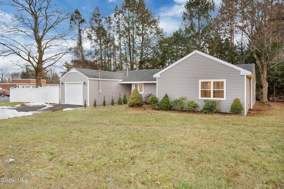 1 Alva Drive, photo 2