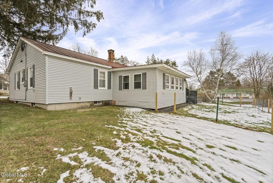 23 E Quaker Street, photo 3