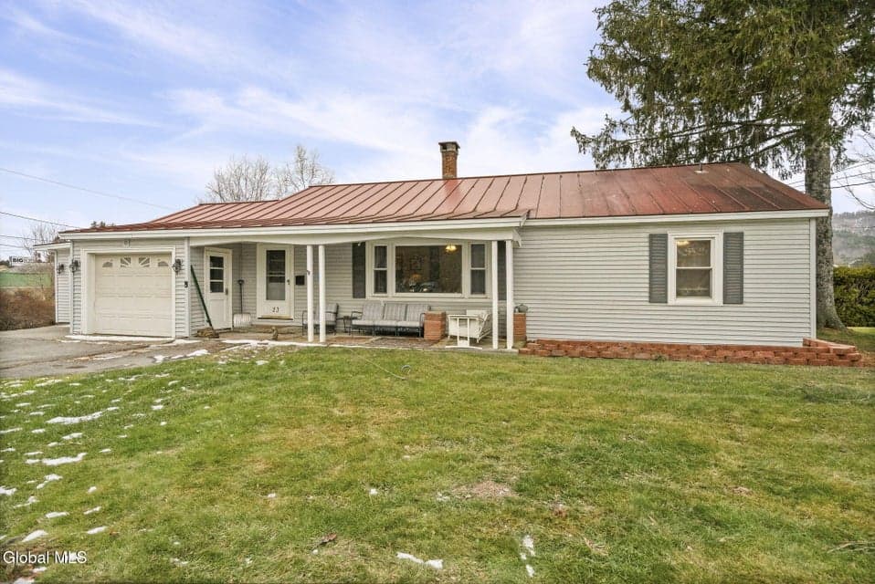23 E Quaker Street, photo 2