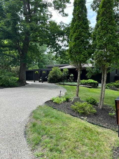 80 Van Leuvan Drive, photo 3
