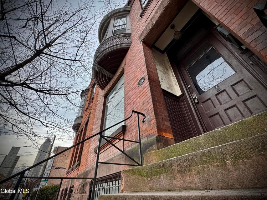 352 Hamilton Street, photo 4