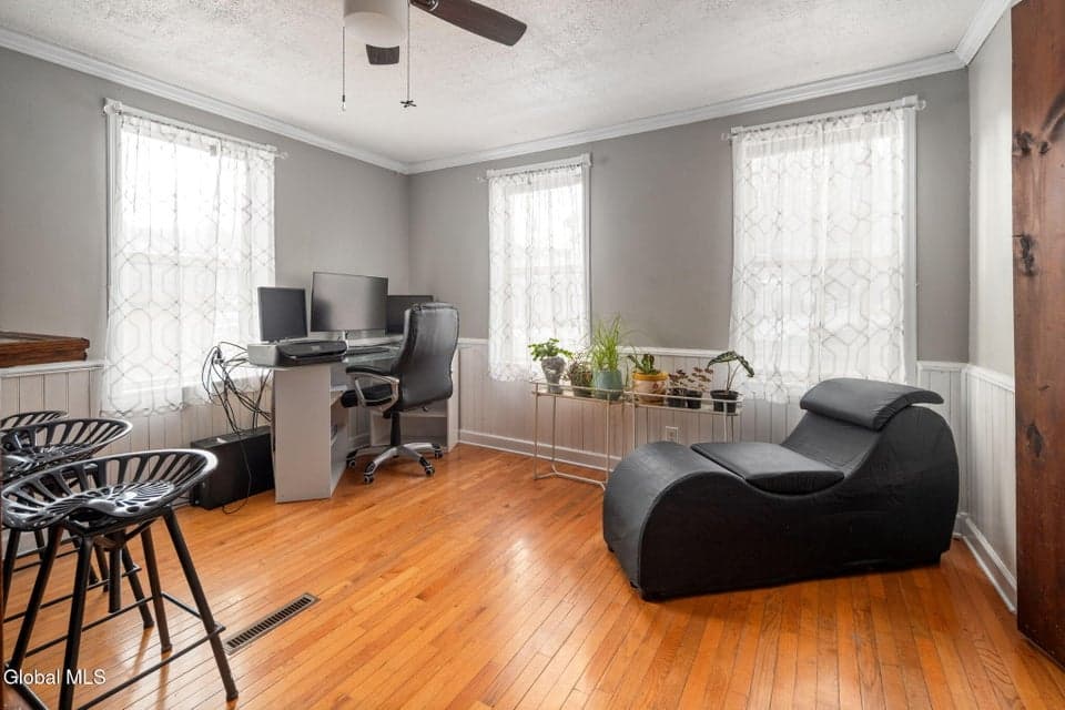 273 Main Street, photo 5