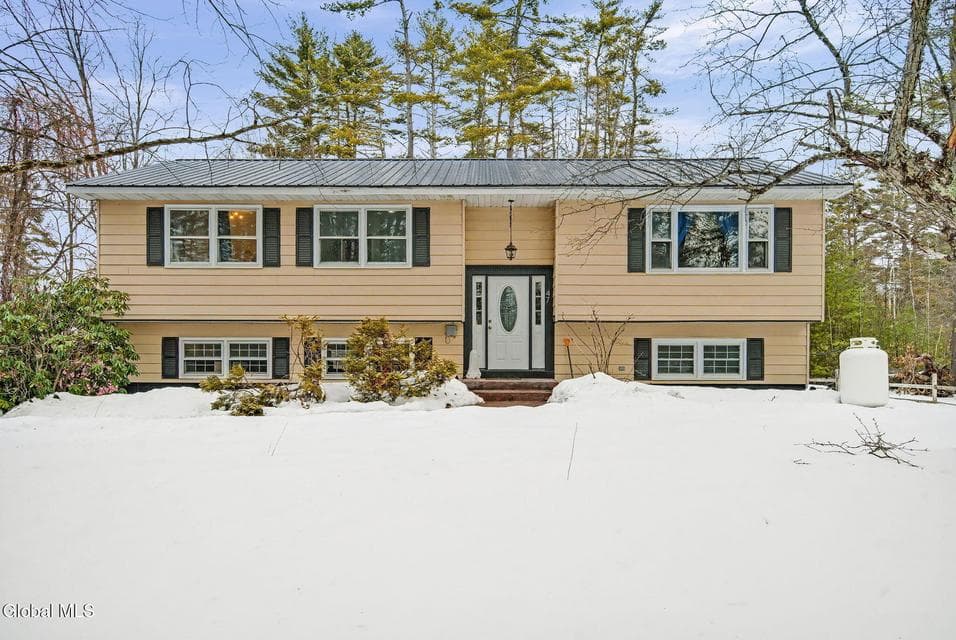 47 Mountain Road, photo 1