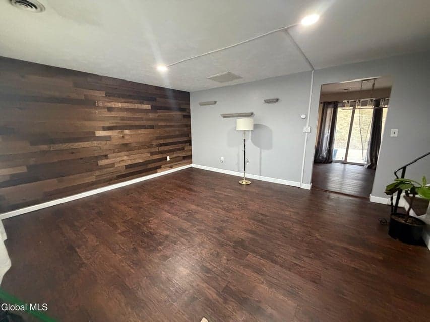 752 7th Avenue, photo 5