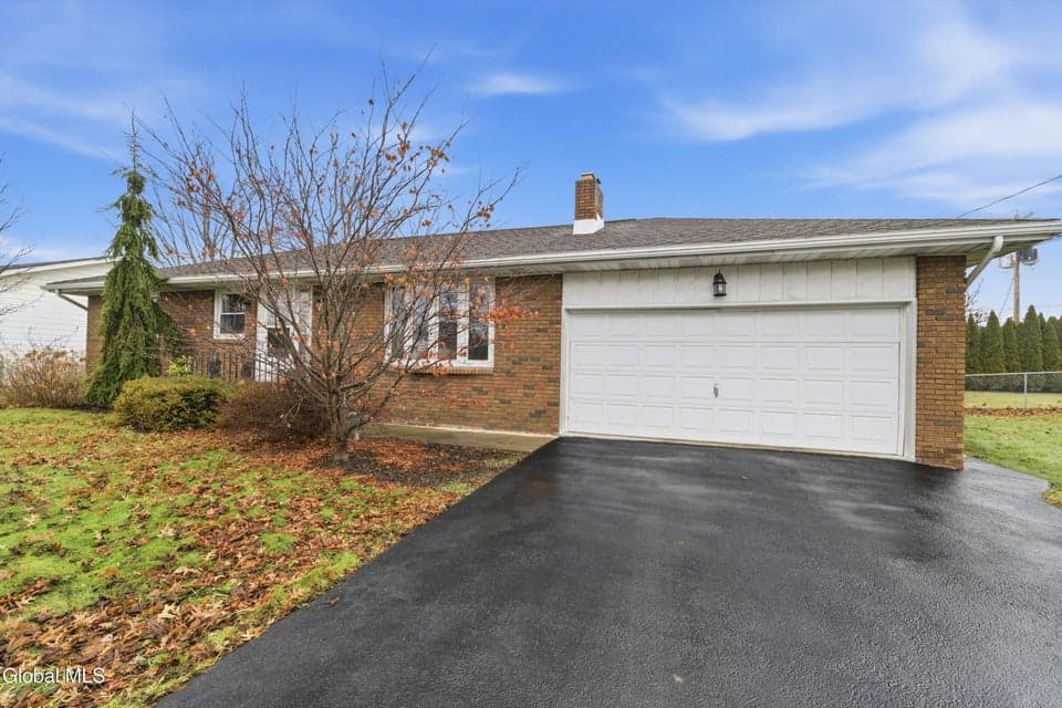 25 Louise Drive, photo 2