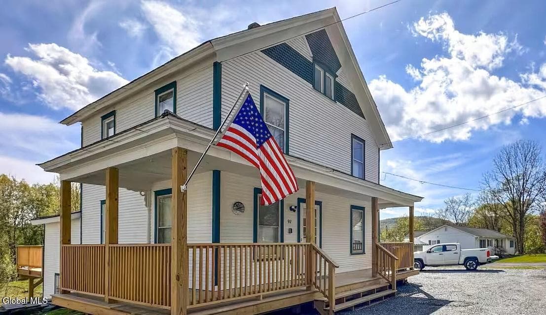 92 E Main Street, photo 1