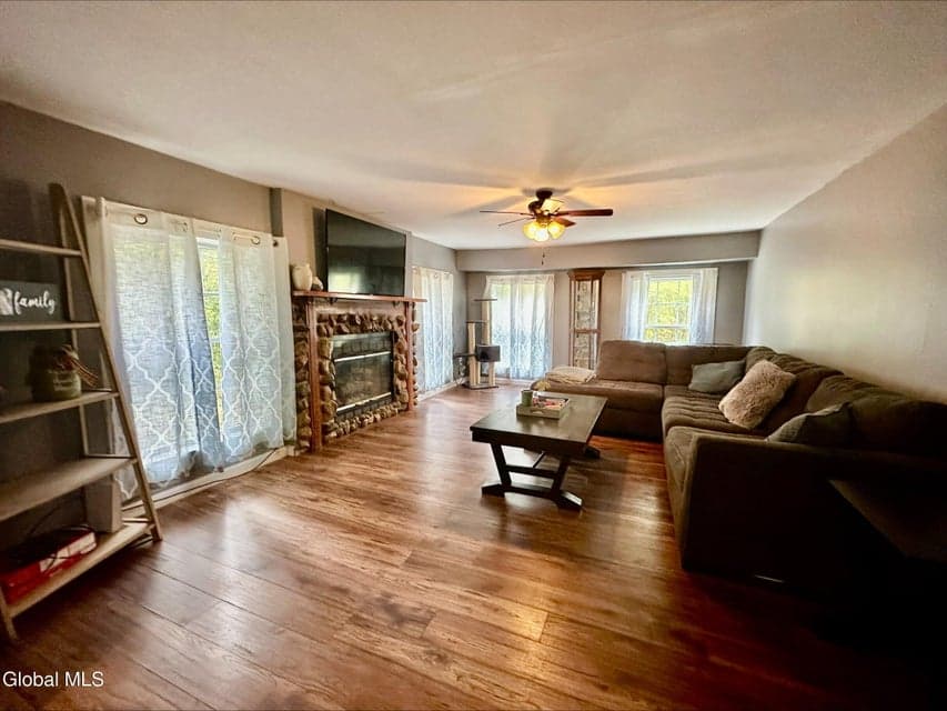 273 Gansevoort Road, photo 5