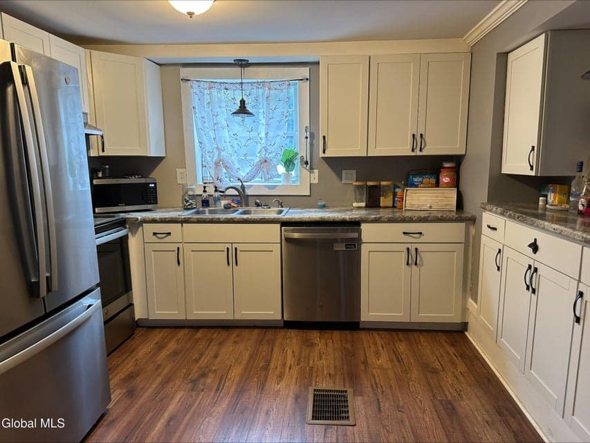 273 Gansevoort Road, photo 3