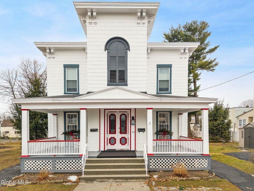 42 McElwain Avenue, photo 1