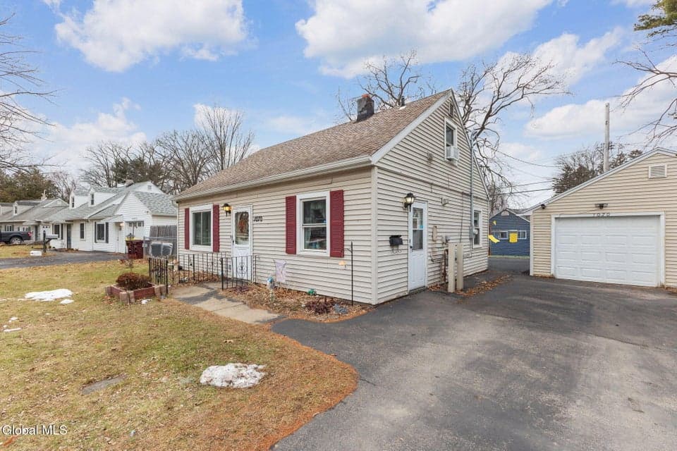 1070 Inner Drive, photo 4