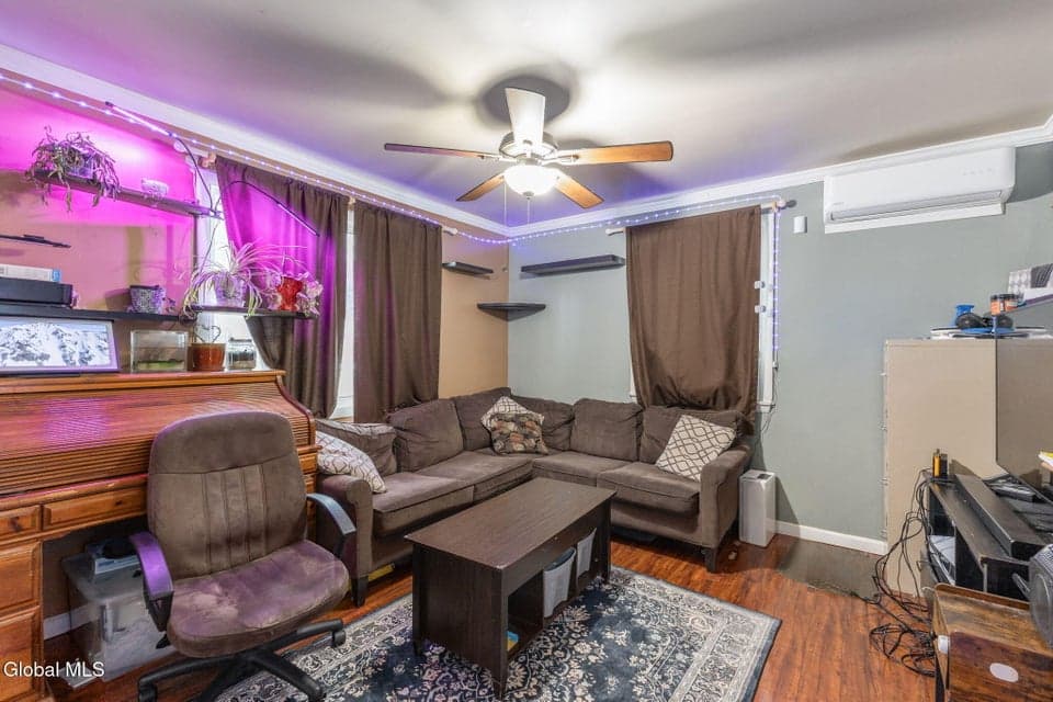 1070 Inner Drive, photo 5