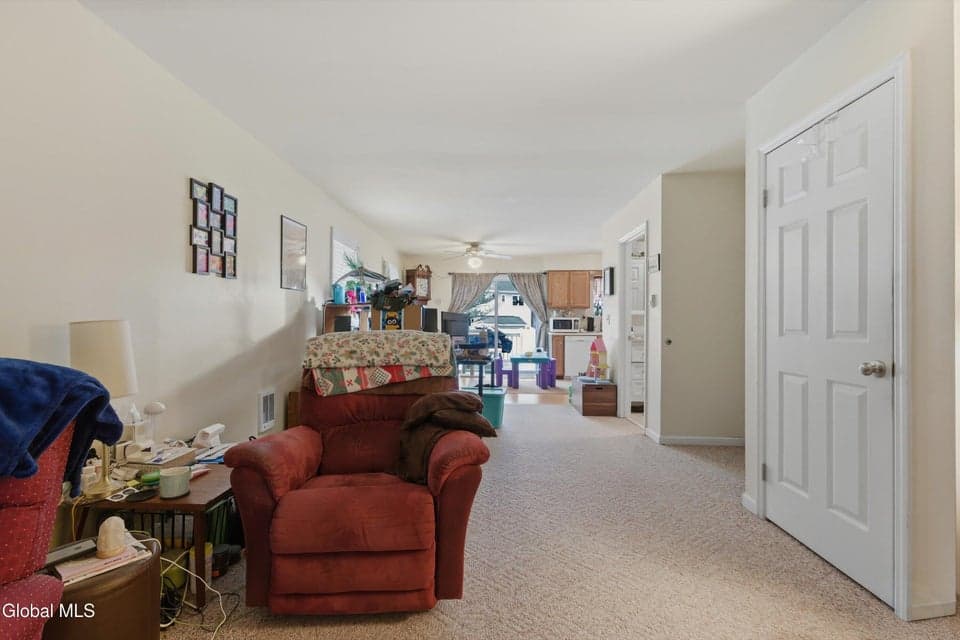 8 Woodridge Circle, photo 3