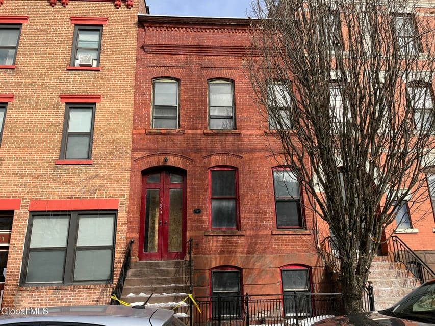 369 Madison Avenue, photo 2