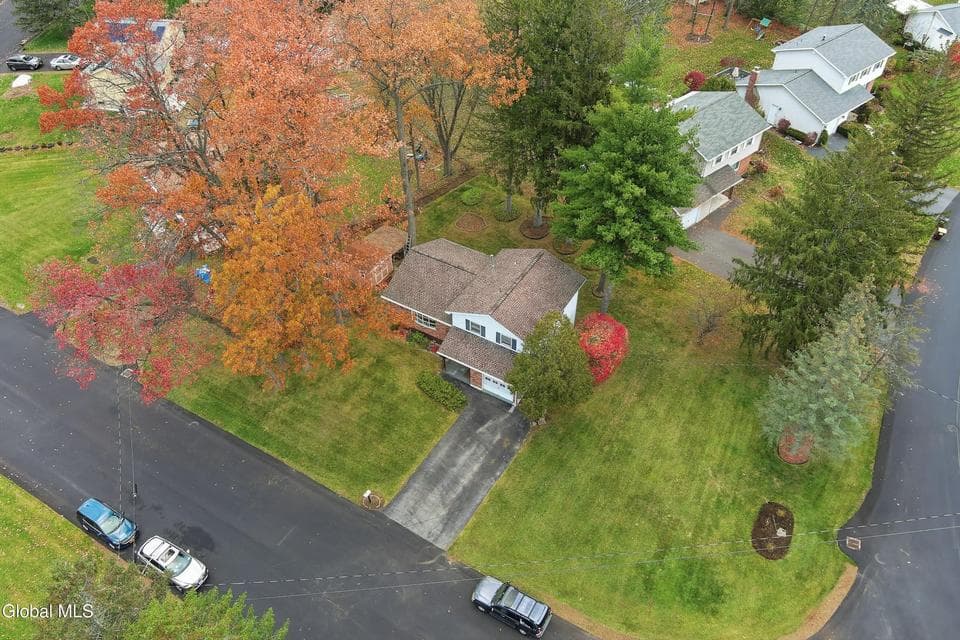 4 Flicker Drive, photo 2