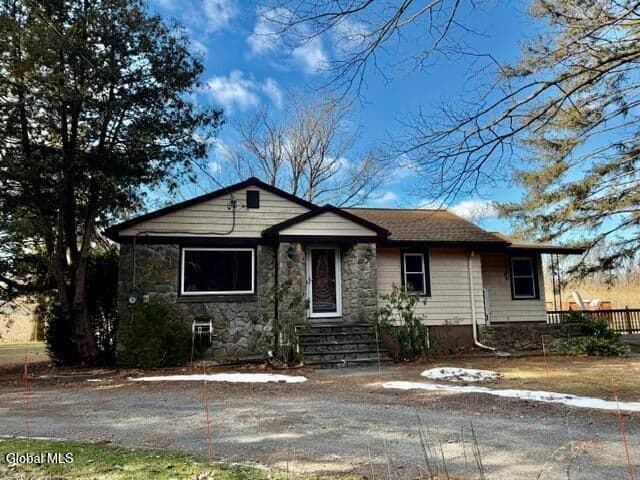 623 State Route 9J, Stuyvesant, NY