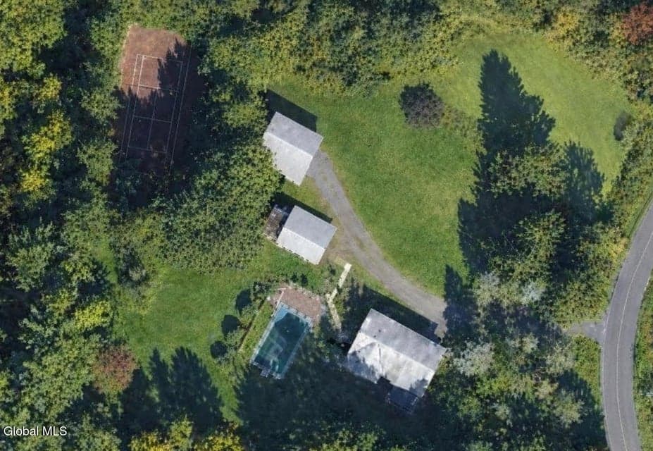 273 Upper Mannix Road, photo 3