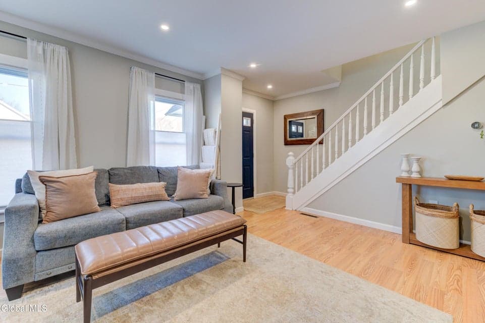50 Lewis Street, photo 4