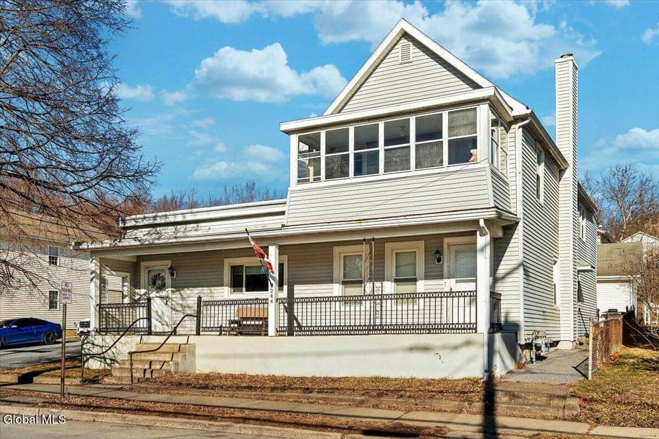 244 Saratoga Avenue, photo 1