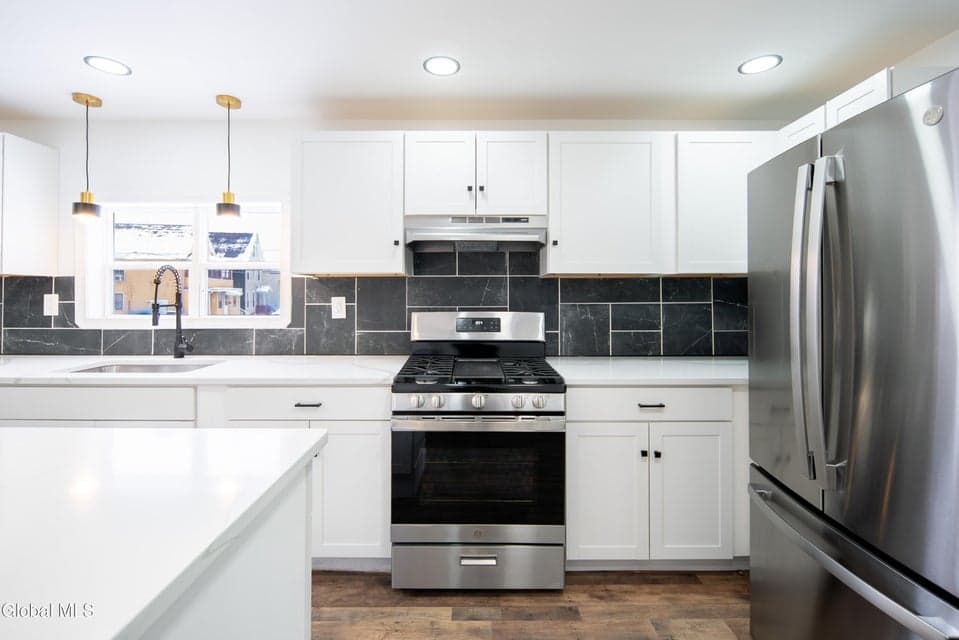 806 Strong Street, photo 2