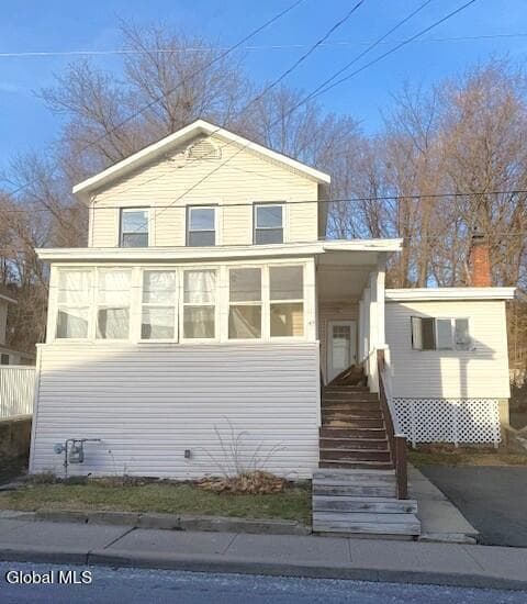42 Warsaw Avenue, photo 1