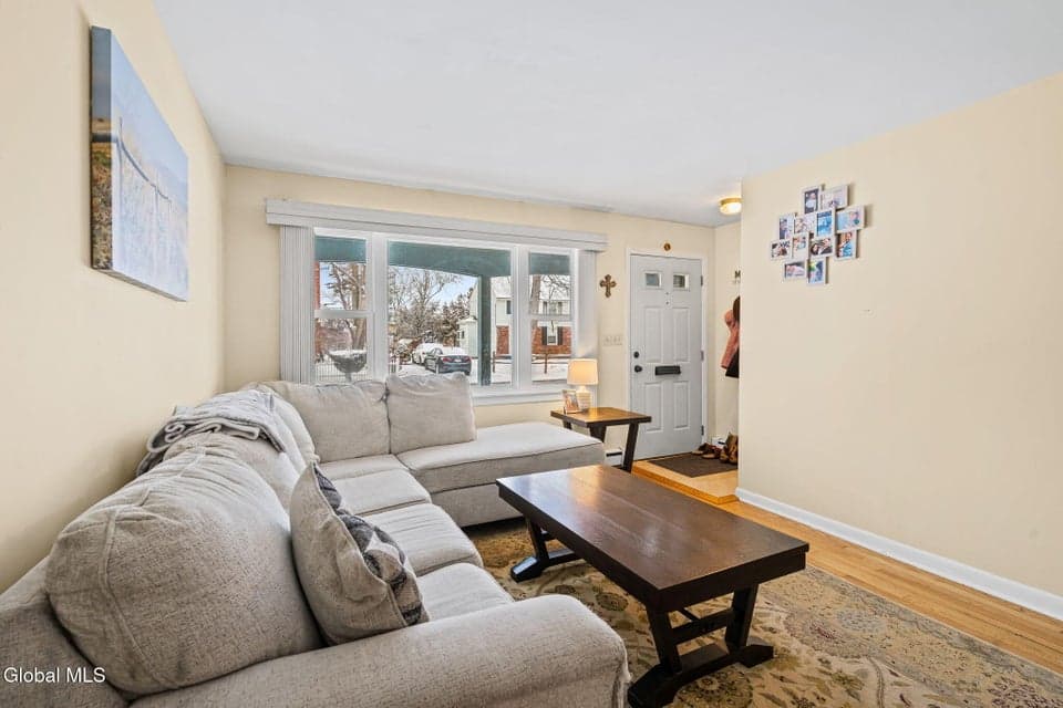 21 Brookman Avenue, photo 2