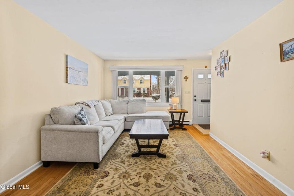 21 Brookman Avenue, photo 3